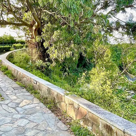 The Cliffs - At Seiramar Sacido *