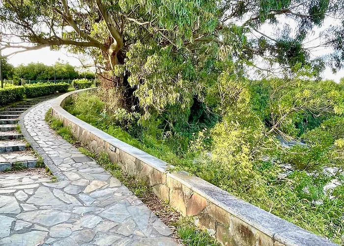 The Cliffs - At Seiramar Sacido *